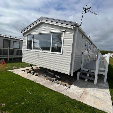 Kings Caravan Park Чапел-Сент-Леонардс Экстерьер фото