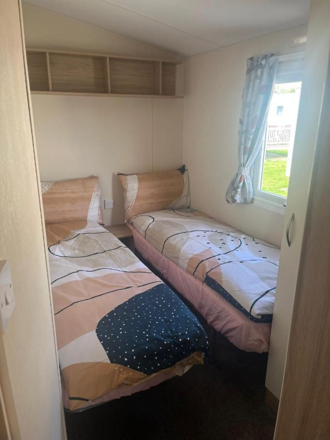 Kings Caravan Park Чапел-Сент-Леонардс Экстерьер фото